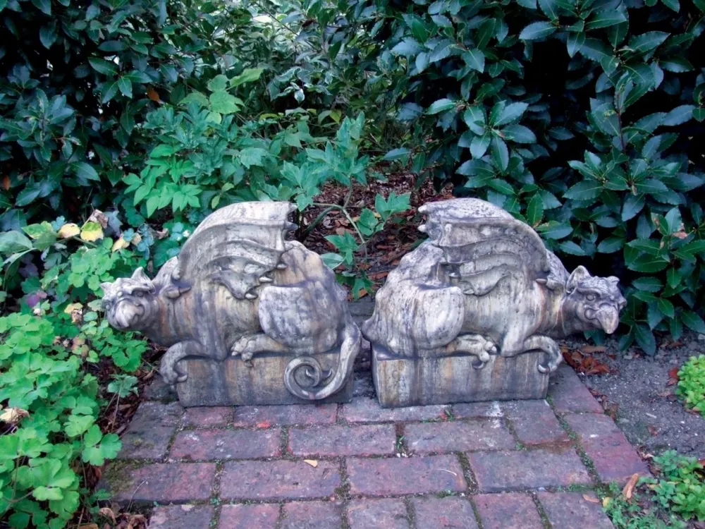 Statues & Sculptures Griffins-Gothic Griffins Stone Garden Ornaments
