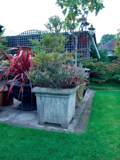 Statues & Sculptures Large|Square-Grand Square Stone Garden Planter