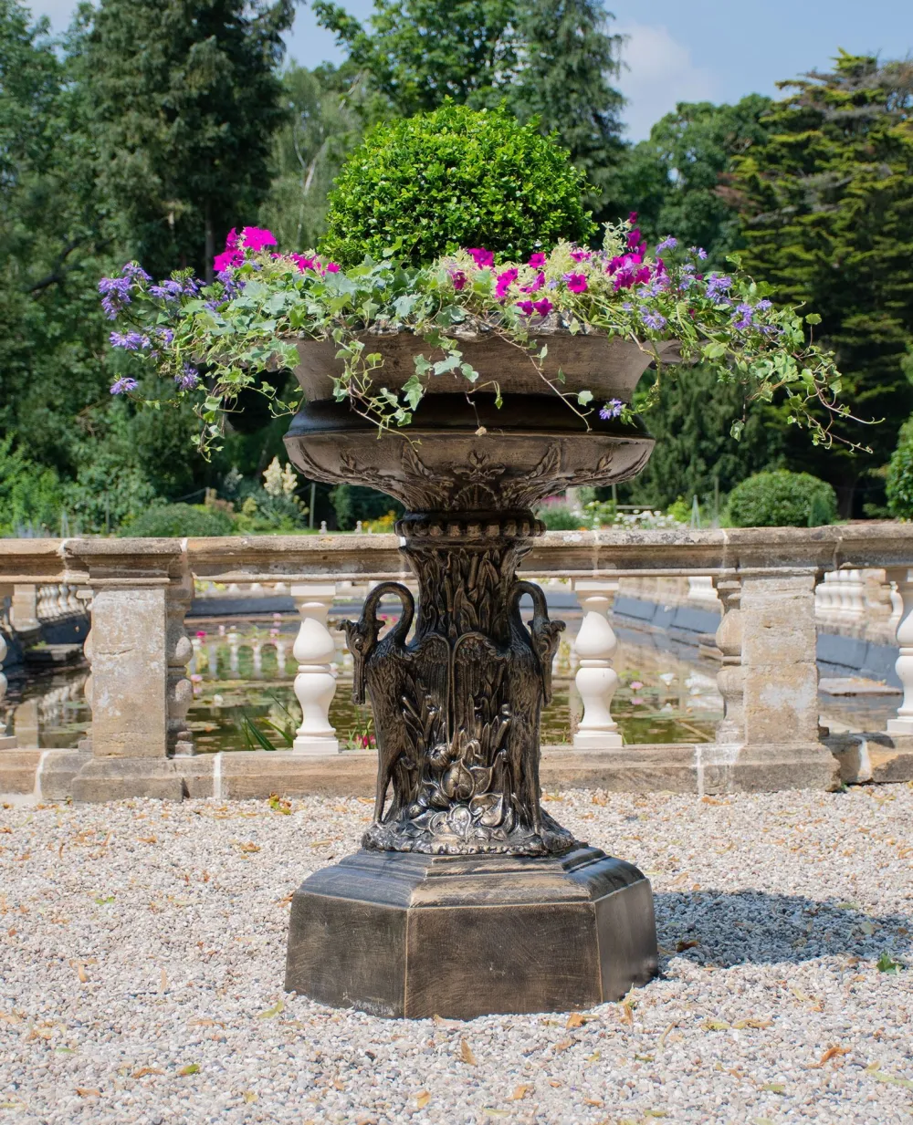 Statues & Sculptures Round-Grand Swan Urn Bronze Metal Garden Planter