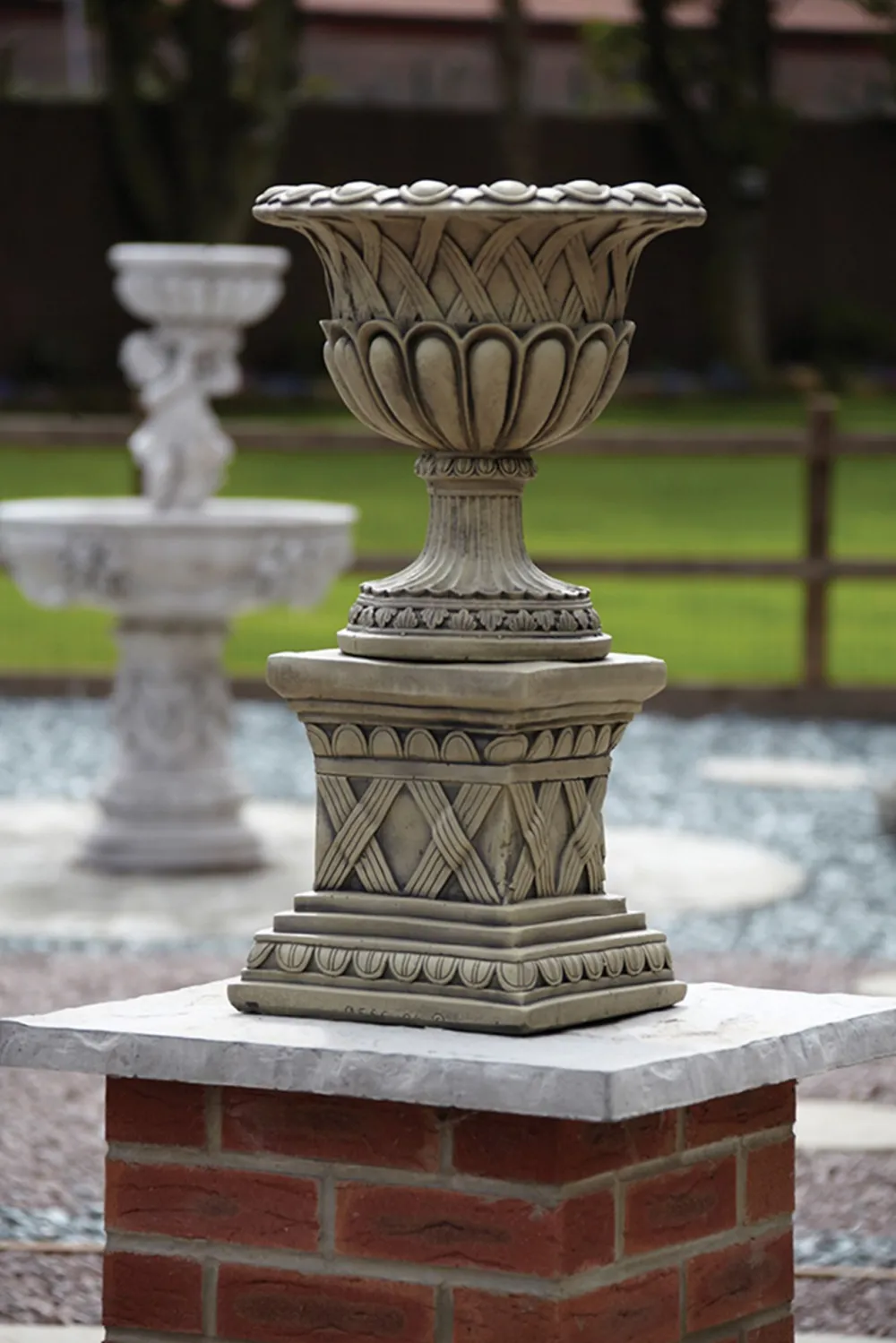 Statues & Sculptures Large|Round-Woven Stone Garden Planter on Pedestal